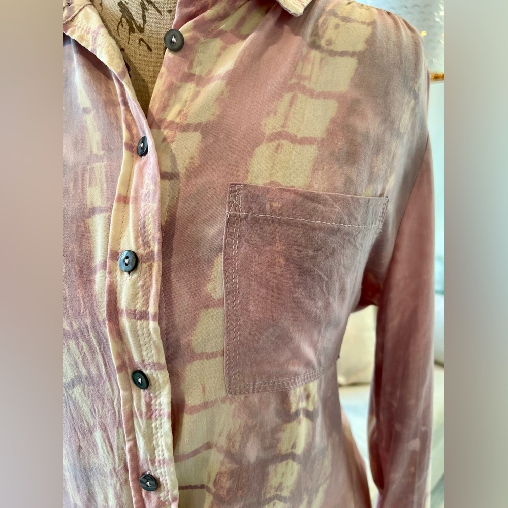 Millibon Tie Dye Button Down Light Pink Cream Women’s Large - Picture 2 of 11